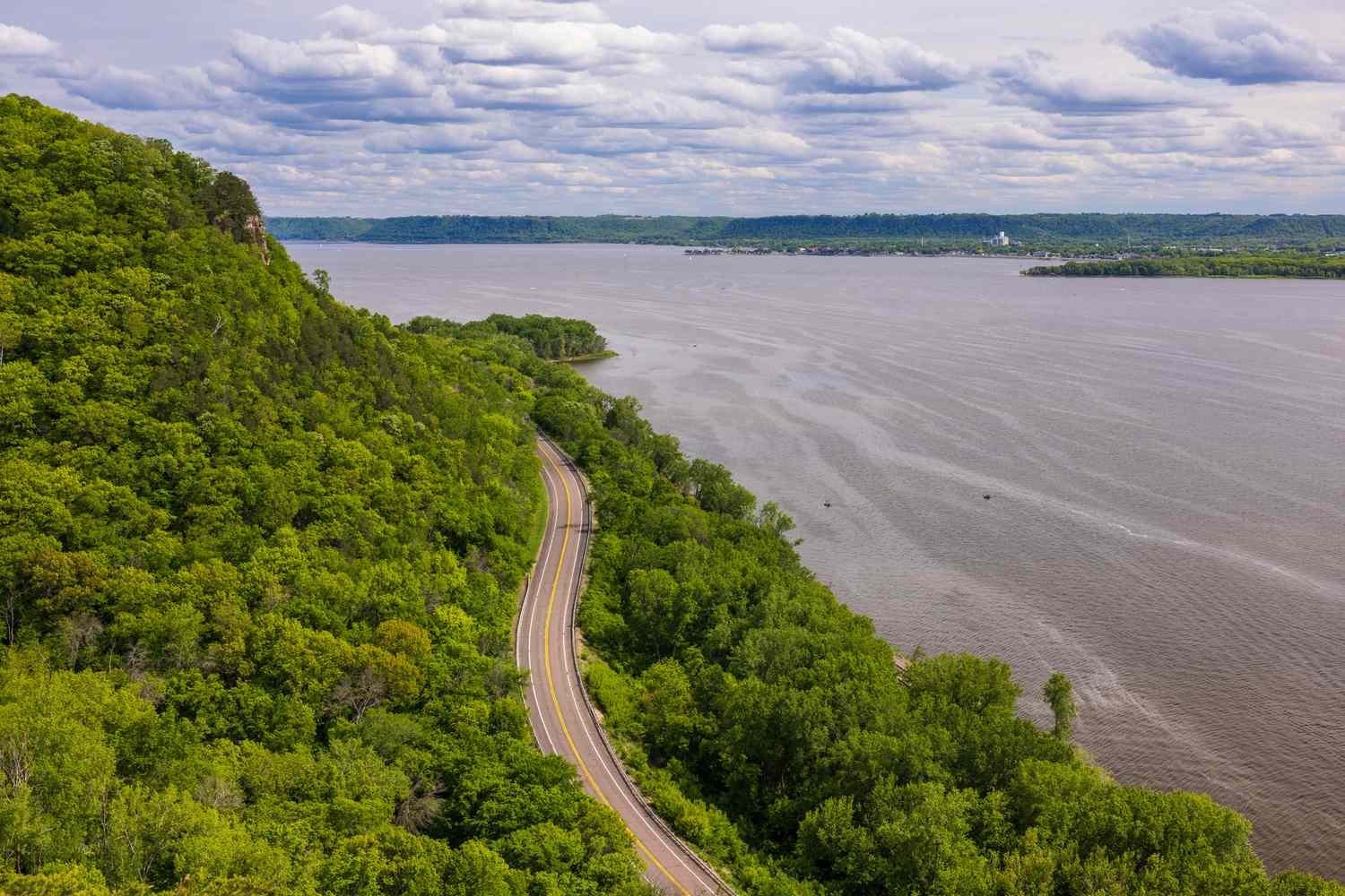 This 3,000-mile Route Is One of the Most Stunning Drives in the U.S.—and It Follows the Longest River in North America