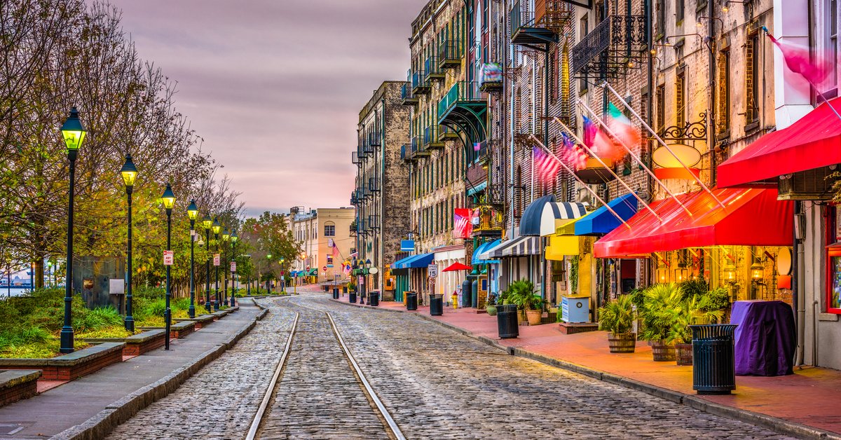 14 Best Romantic Fall Getaways in the US | Romance Awaits!