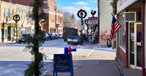 8 Reasons This Historic Midwest Town Is The Perfect Small-Town Holiday Getaway
