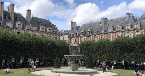 7 Hidden-Away Romantic Spots To Visit In Paris