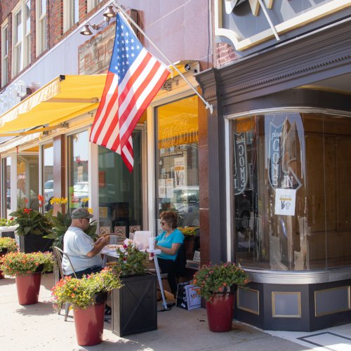 The Best Foodie Road Trip On I-70 From Kansas To Illinois - TravelAwaits