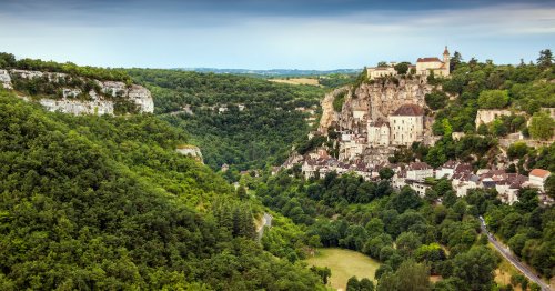 5 Charming Small Towns In France You Need On Your 2023 Travel List