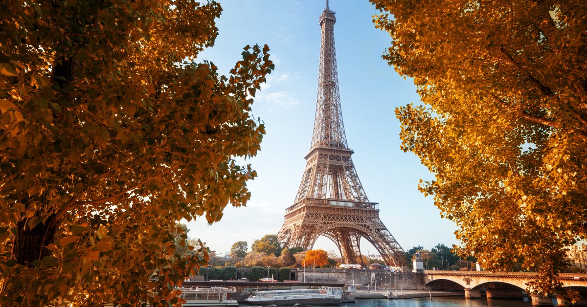 8 Best Romantic Fall Getaways In The World