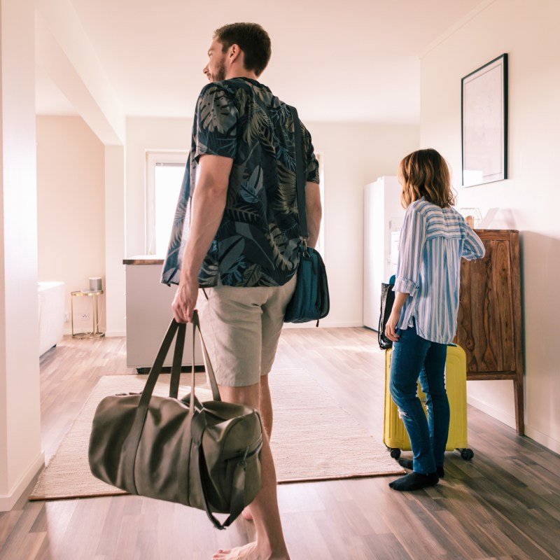 Is it Better to Get a Hotel or Airbnb?
