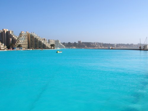 largest pools in the world