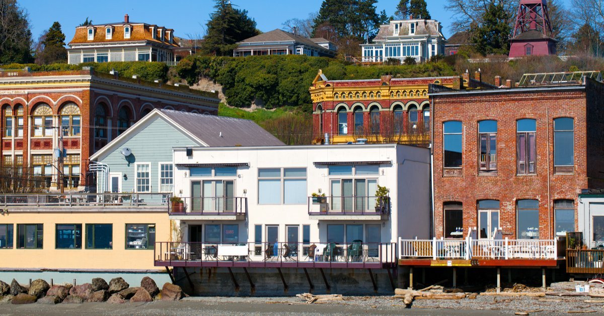 10 Coastal Washington State Towns Not To Miss