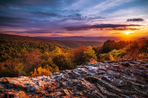 The 15 Most Beautiful Places To See Fall Foliage In 2022