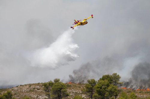 Tausende Menschen wegen Waldbrand nahe der Costa Blanca evakuiert