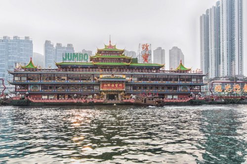 Weltweit größtes Restaurantschiff „Jumbo Kingdom“ gesunken