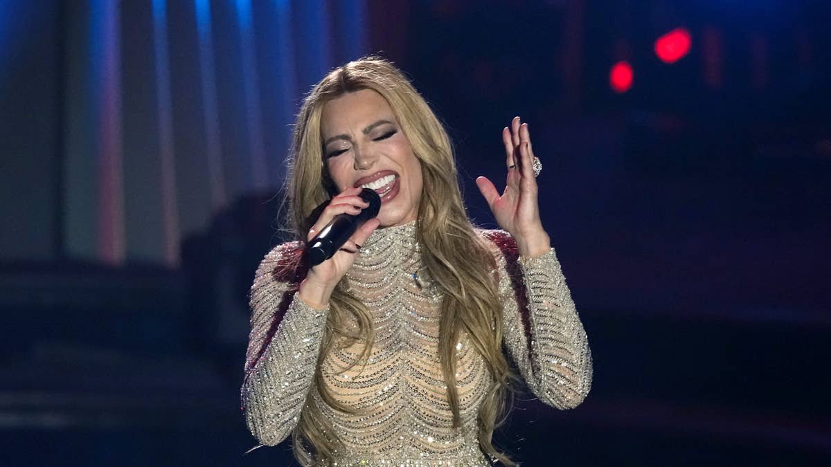 Las Vegas Strip casino signs pop music superstar to residency