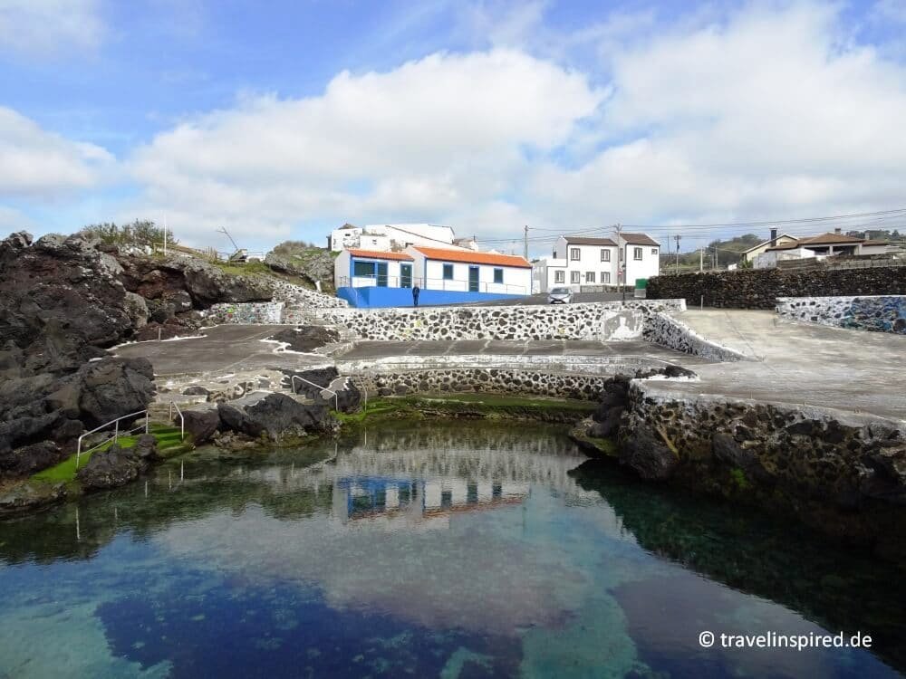 Urlaub auf Terceira: Lavahöhlen, Hochland und malerische Fischerorte