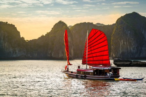 Paradise Island In Asia Has Cheap Hotels & Authentic Culture