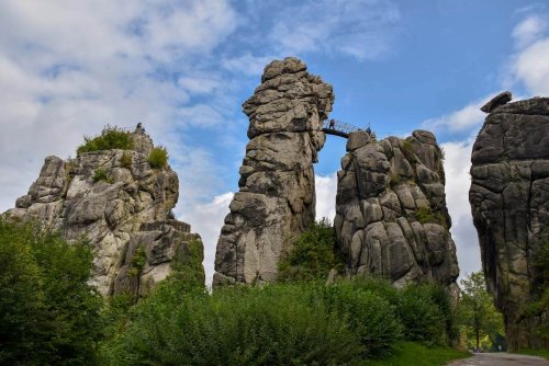 Die zwei bekanntesten Teutoburger Wald Sehenswürdigkeiten & 8 echte Geheimtipps