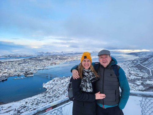 Tromsø Sehenswürdigkeiten im Winter: Nordlichter, Rentiere & verschneite Fjordlandschaften