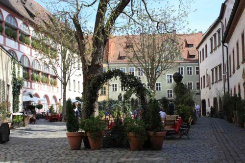 Biergarten Regensburg: Die besten Plätze für ein kühles Bier