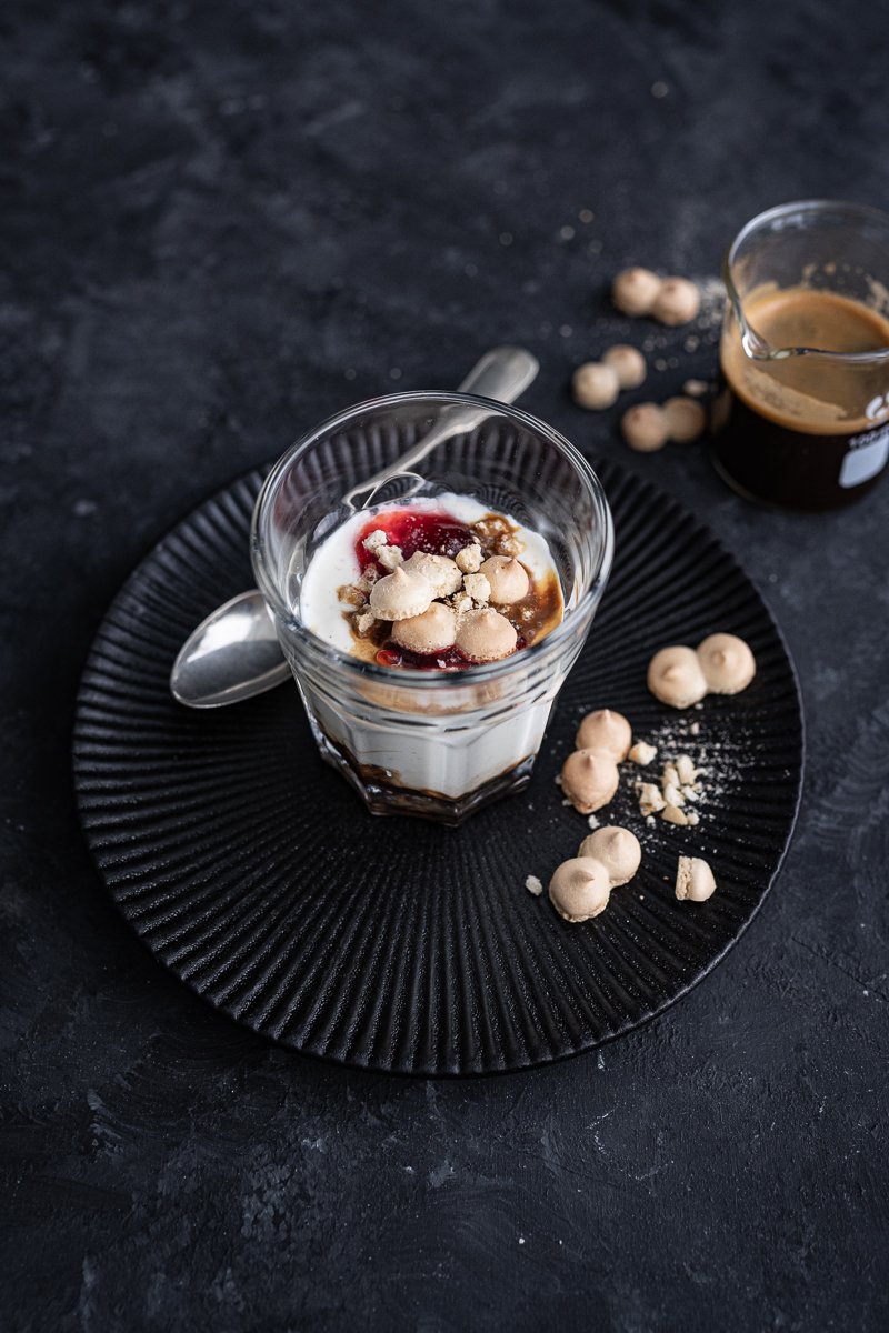 Rezept für Wibele Tiramisu mit Tonkabohnen Quarkcreme – super leckeres Heimat Dessert im Glas!