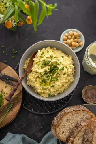 Veganer Eiersalat – schmeckt fast wie das Original, Rezept fertig in unter 30 Minuten!