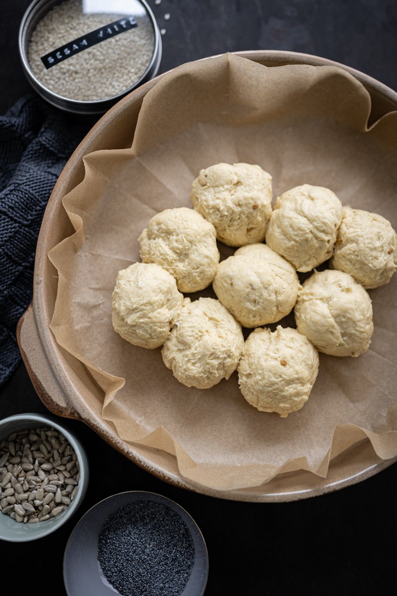 Brötchensonne Rezept, blitzschnelle Mini-Dinkelbrötchen backen, mit nur 5 Zutaten aus Quarkteig ohne Hefe!
