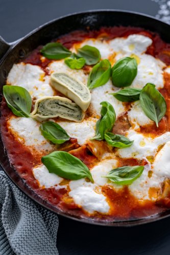 Schnelle Maultaschenpfanne mit Burrata