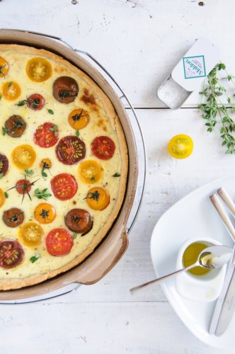 Bunte und leckere Tomatenquiche mit Ziegenfrischkäse - schnell und einfach in 45 Minuten gebacken! - trickytine
