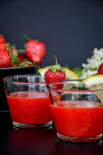Der ultimative Leitfaden: Erdbeerlimes mit Wodka selber machen - Rezept, Tipps und Tricks! - trickytine