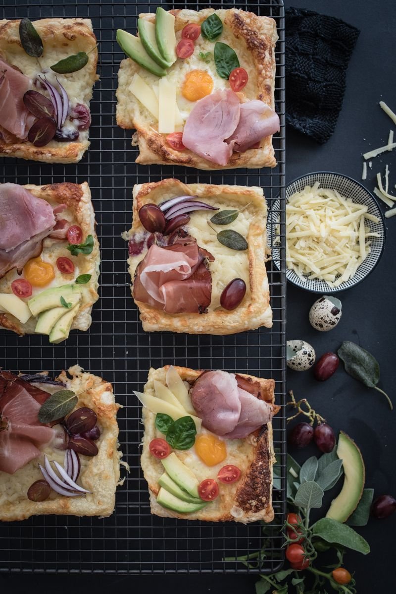 Käse-Tartelettes mit Blätterteig - schnell & lecker! - trickytine
