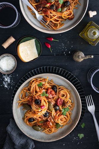 Spaghetti alla puttanesca, mega lecker und schnell gekocht [plus Verlosung von Fattoria la Vialla!] - trickytine