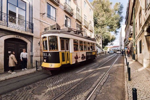 How to Get Between Lisbon Airport and City Center