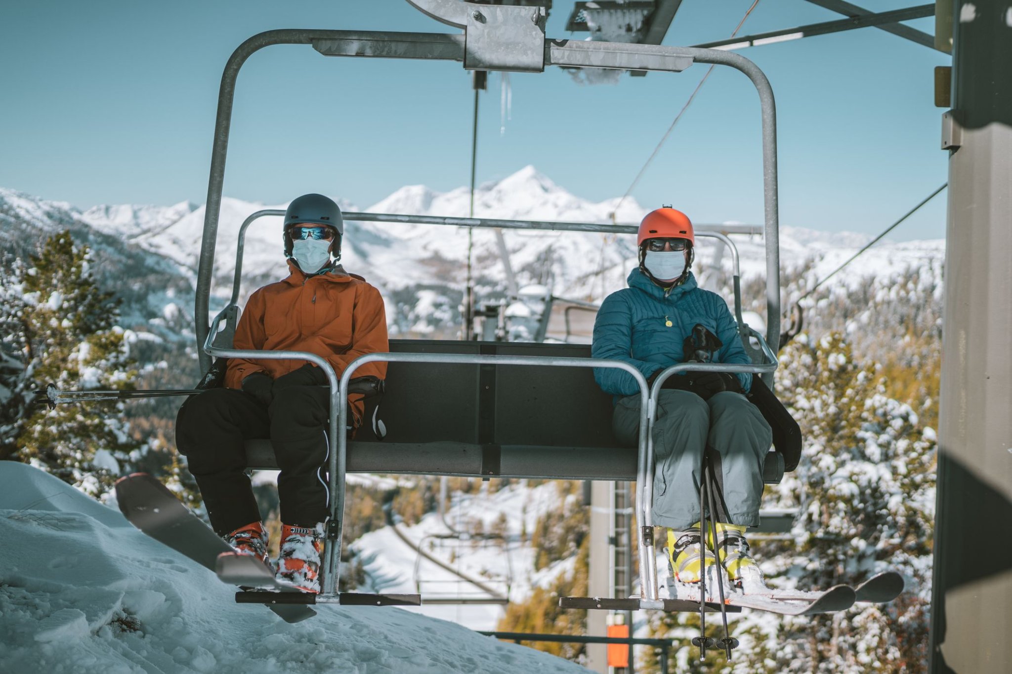 What to Know About Planning a Ski Trip During the COVID-19 Pandemic
