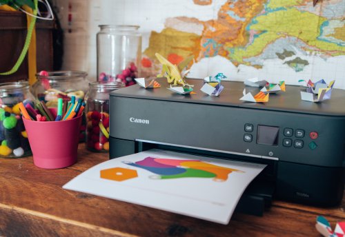 Bring your card designs to life with the easy-to-use Canon PIXMA printer