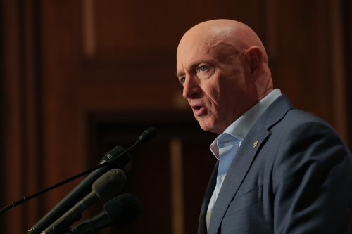 Kelly Demoted By Hegseth After Defending Troops’ Right to Disobey Illegal Orders