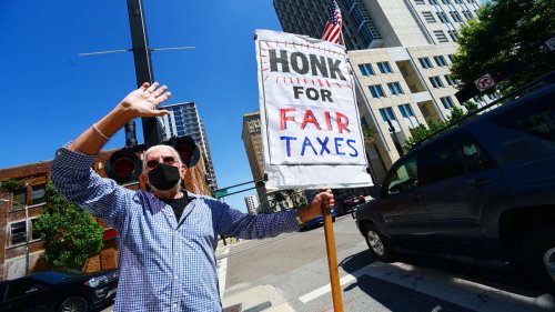 25 Richest Americans Pay Few Taxes — Partly Thanks to the “Family Fund” Loophole