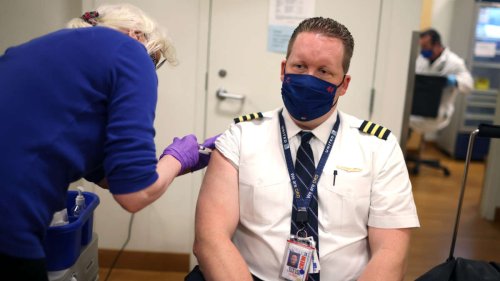 United Airlines CEO Says Resignations in “Single Digits” After Vaccine Mandate