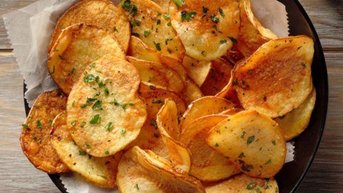 Chips de batata sequinha e crocante, fica melhor que o de salgadinho - Tudo de Receitas