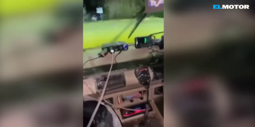VIDEO - Ils filment en direct le naufrage de leur voiture