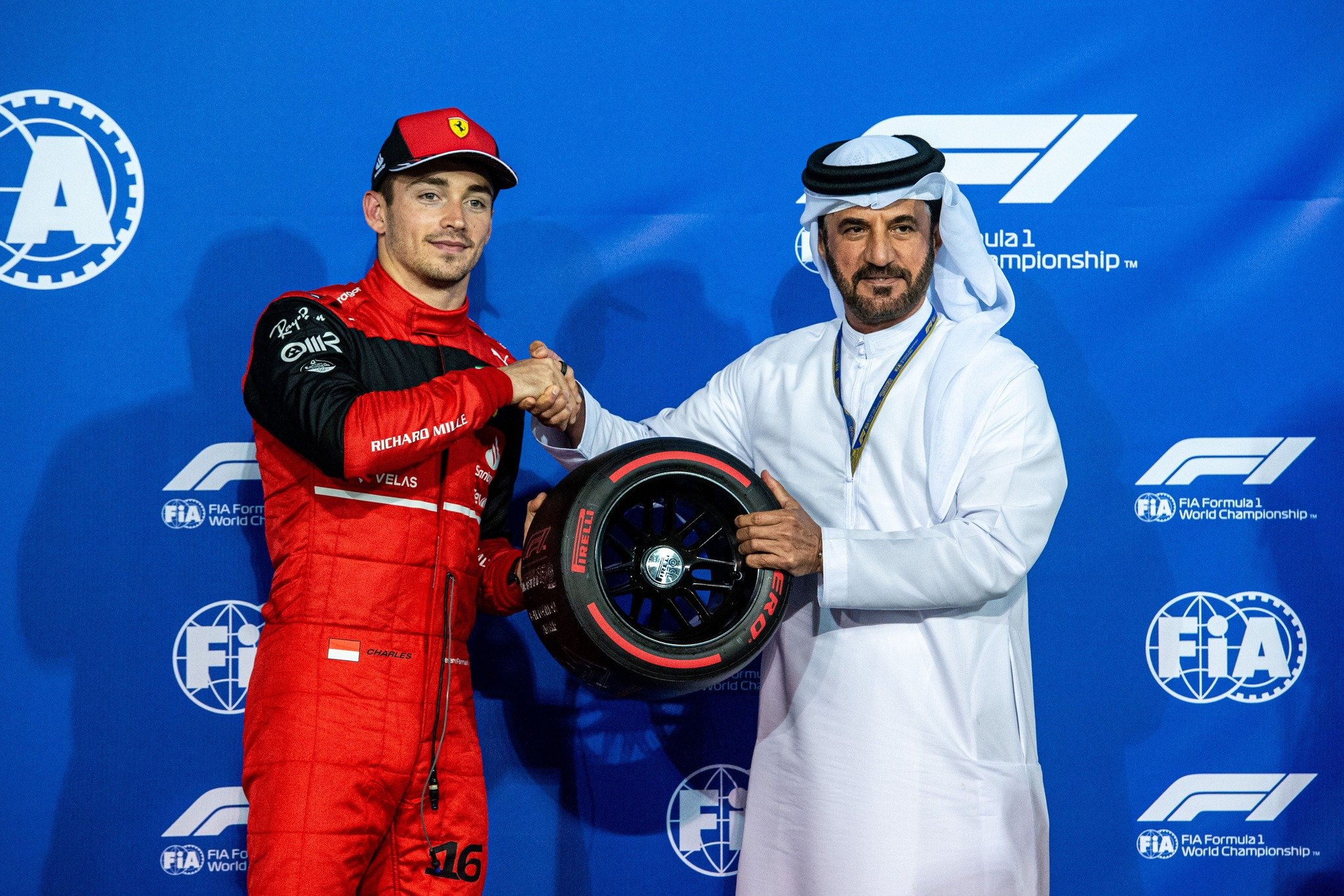 F1 GP Bahrein 2022 : Leclerc et Ferrari maîtrisent, Verstappen abandonne !