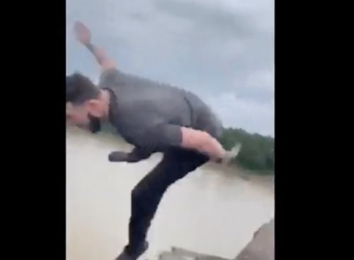 VIDEO - Quand l'embouteillage vous pousse à faire vraiment n'importe quoi
