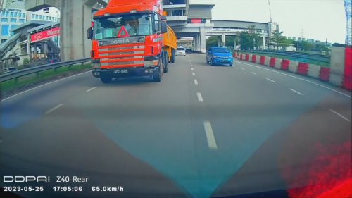 VIDEO - Une dispute sur la route vire à l'absurdité totale !