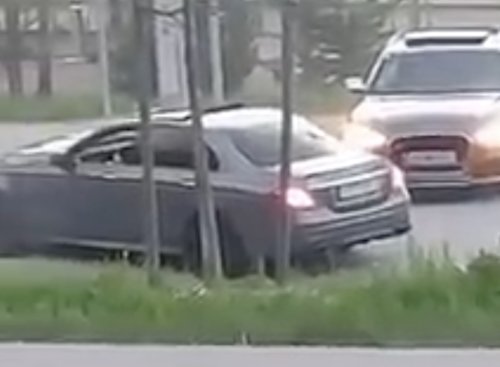 VIDEO - Ils cassent une Audi RS6 et une Mercedes-AMG E63 en un seul coup