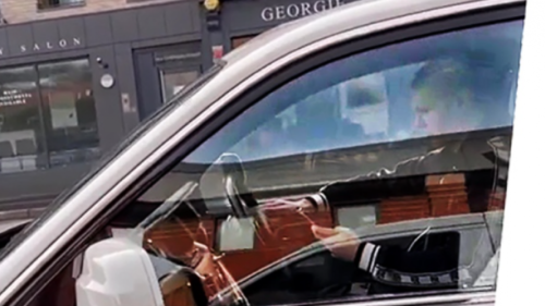 Erling Haaland filmé au téléphone au volant de sa Rolls-Royce... pas bien !