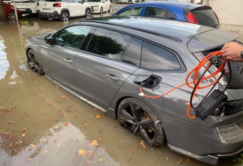 Une Peugeot 508 PSE tuée par la nature à peine sortie d'usine