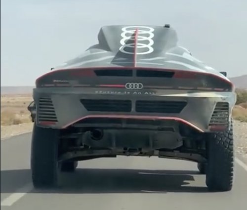 VIDEO - Le nouveau monstre d'Audi roule tranquillement au Maroc