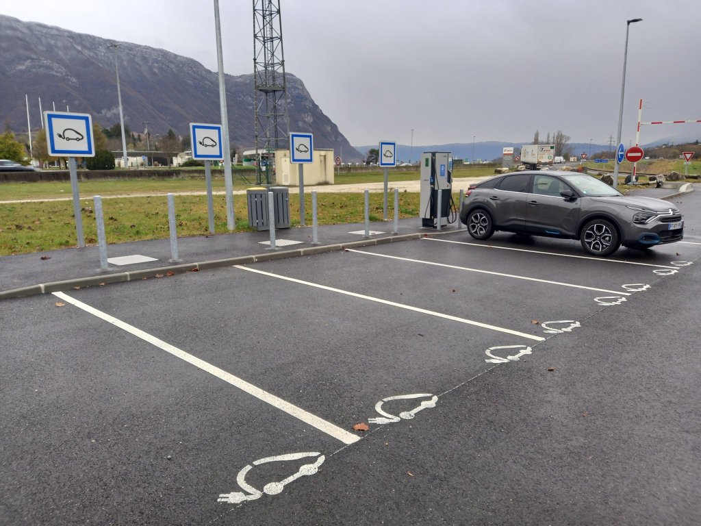Toute l'actualité automobile 24/24 (Essais, Actualité, photos, conseils, vidéo) - cover