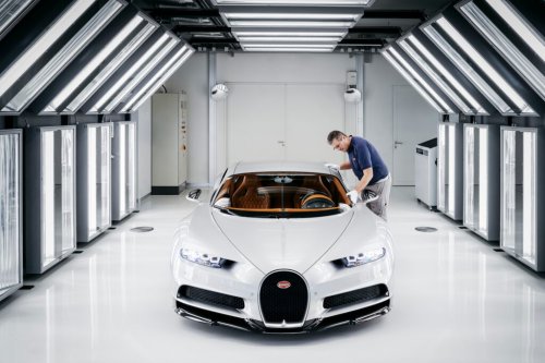 Une Bugatti demande 700 heures de main d’œuvre, juste pour la peinture