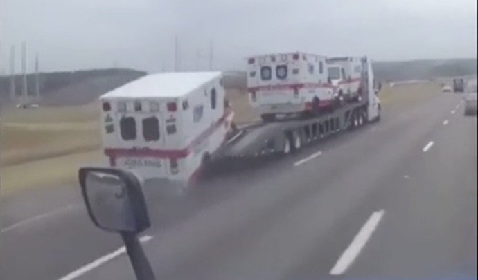 VIDEO - une scène absolument délirante sur l'autoroute