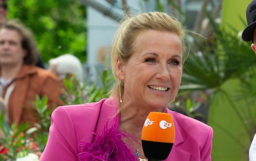 „ZDF-Fernsehgarten“: Moderatorin Andrea „Kiwi“ Kiewel leistet sich peinlichen Versprecher! So reagiert das Netz!