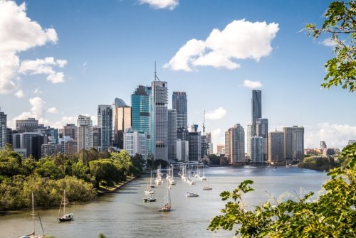 Kiwi travellers from Queensland warned after snap lockdown