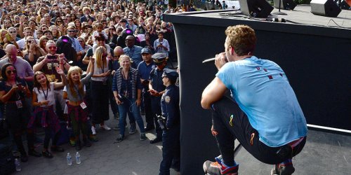 Dakota Johnson and Chris Martins Kids Enjoy Coldplays Glastonbury Performance
