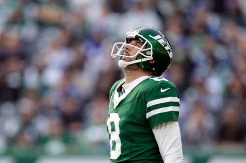 The pros and cons of the Vikings signing Aaron Rodgers