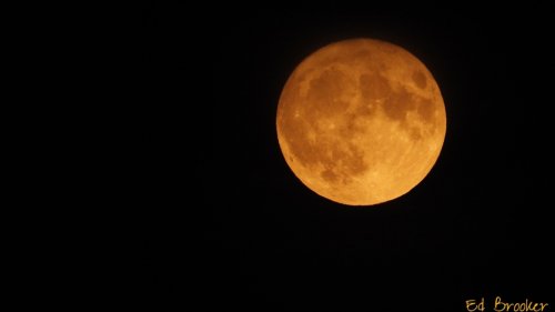 Eyes to the sky! The last supermoon of 2022 rises tonight